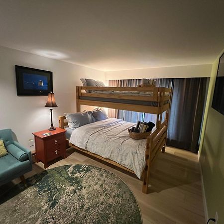 Bed and Breakfast 好丘。Hacho House Yellowknife Exterior foto