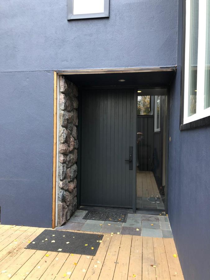 Bed and Breakfast 好丘。Hacho House Yellowknife Exterior foto